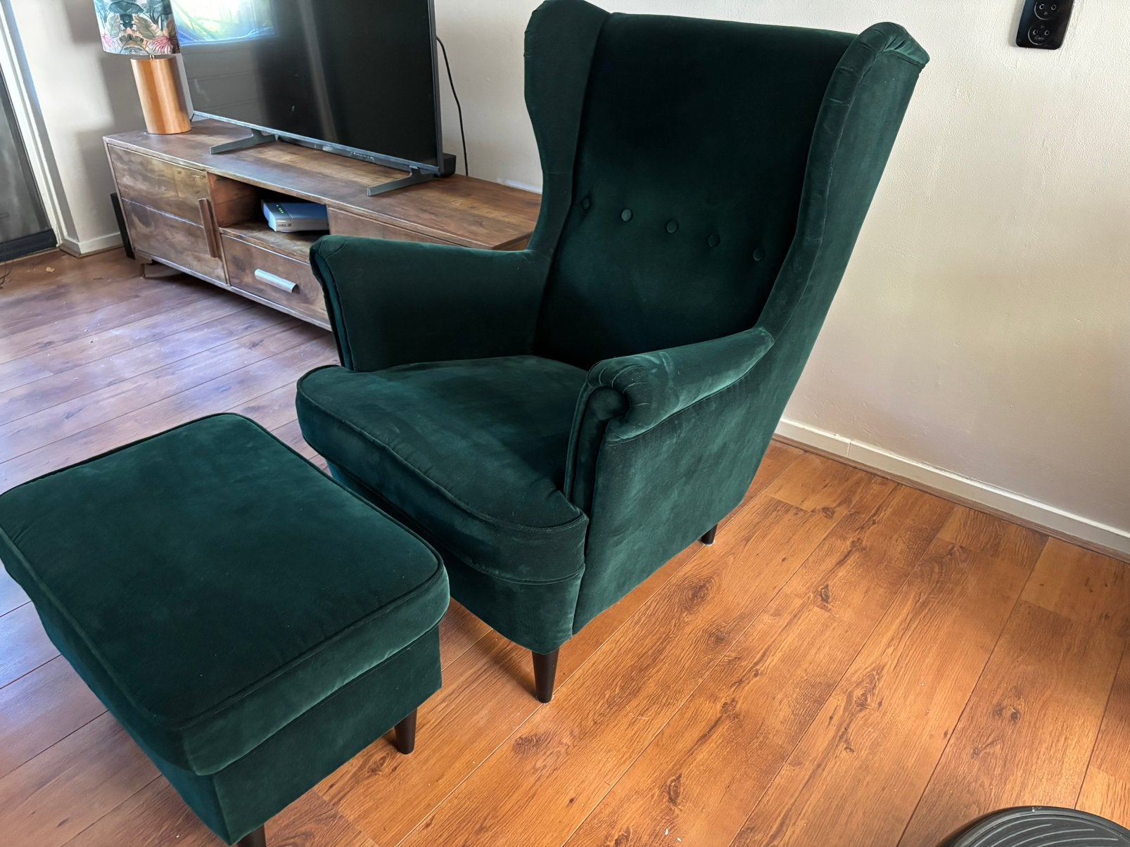 IKEA Strandmon velvet fauteuil + voetenbank, Ophalen, Zo goed als nieuw, Stof, 75 tot 100 cm