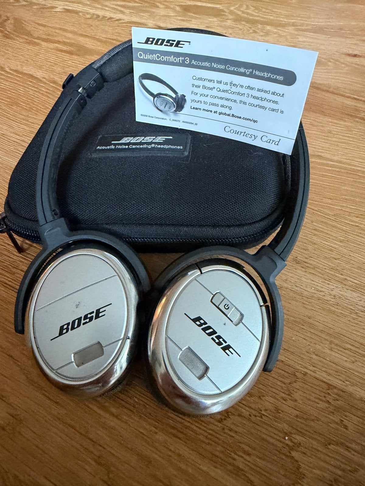 Bose QuietComfort 3 koptelefoon met oplader en extra batteri, Audio, Tv en Foto, Gebruikt, Ophalen of Verzenden, Over-ear, Zwart