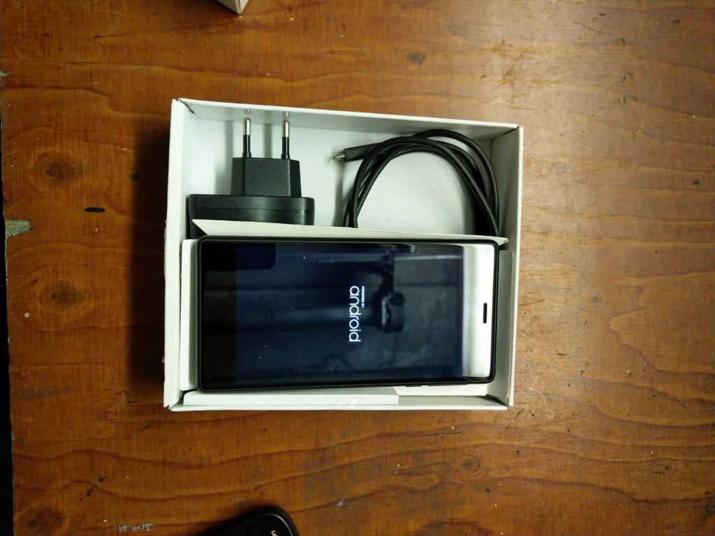 Goed werkende Nokia telefoon met originele doos en lader, Gebruikt, Zwart, Touchscreen, Ophalen of Verzenden