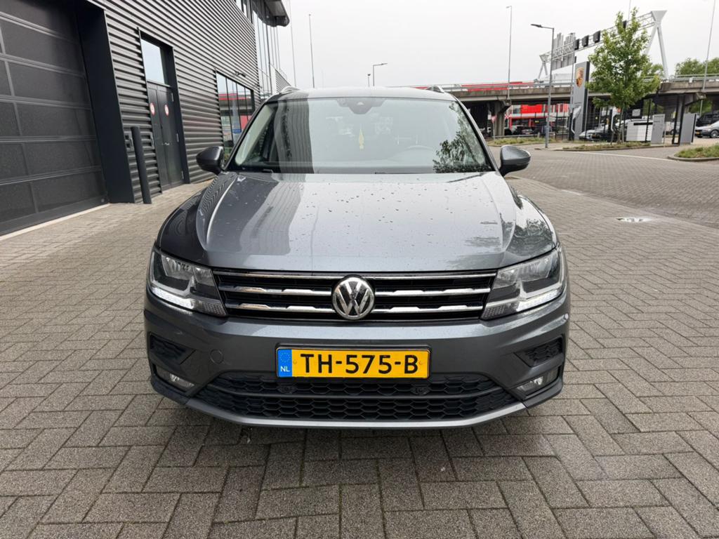 Volkswagen Tiguan 1.4 TSI 7 personen, Stof, 1800 kg, Zwart, 4 cilinders