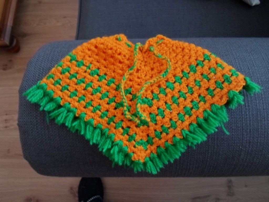 Gehaakte poncho's voor poppen van 40 cm., Ophalen of Verzenden, Zo goed als nieuw, Pop