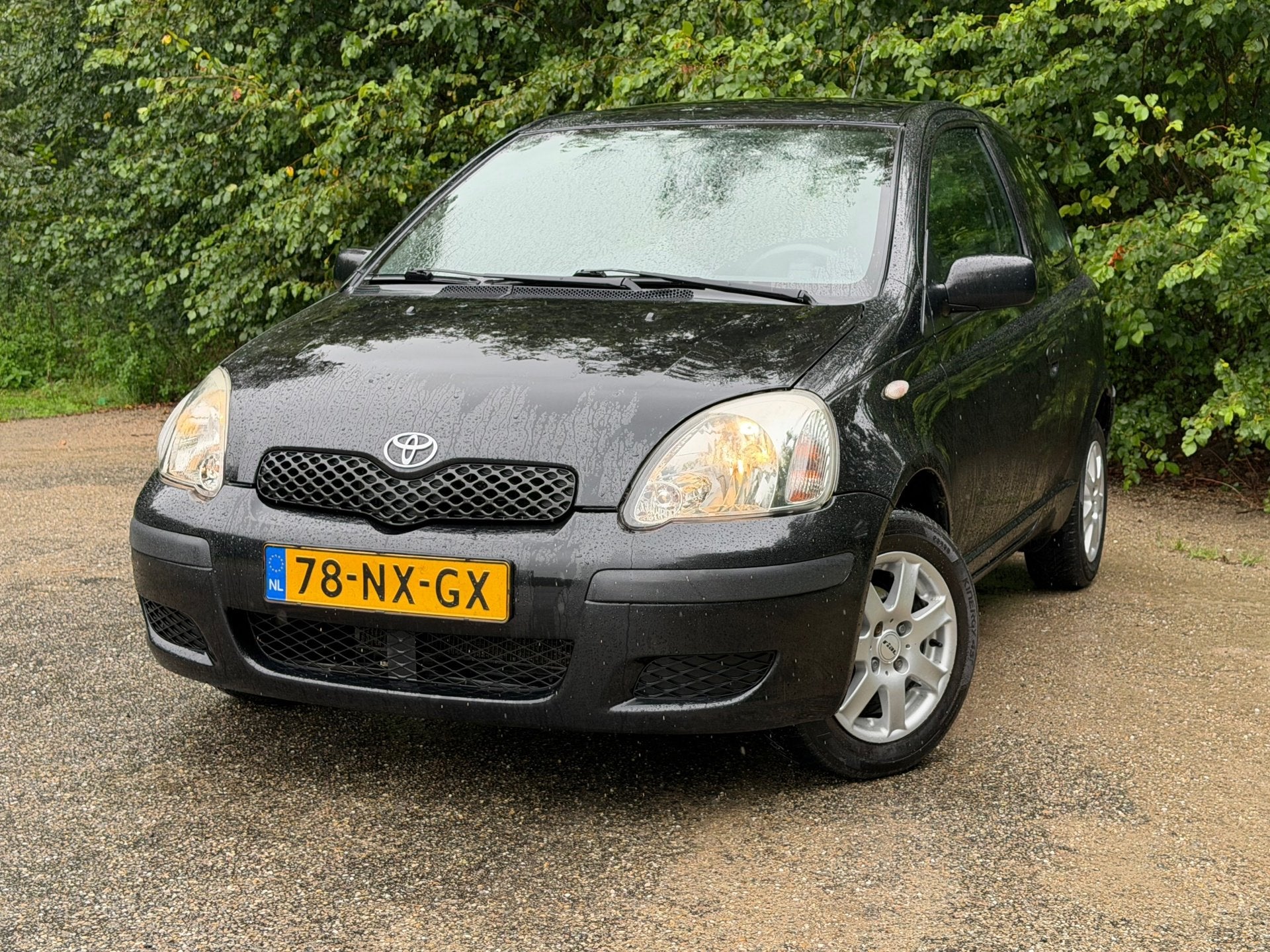 Toyota Yaris 1.0 VVT-i Terra, Auto's, Gebruikt, 31 €/maand, 4 cilinders, 400 kg