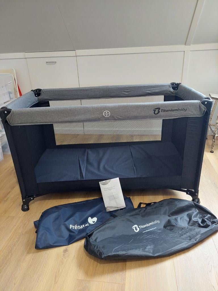 Titaniumbaby campingbed 60x120 met Prénatal matras, Kinderen en Baby's, Babywiegjes en Ledikanten, Ophalen, Zo goed als nieuw