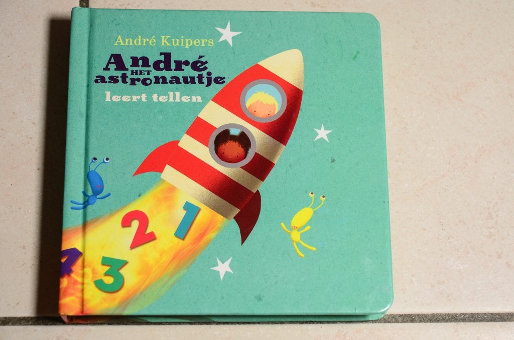 André het Astronautje leert tellen / André Kuipers, Ophalen of Verzenden, Zo goed als nieuw, 2 tot 3 jaar