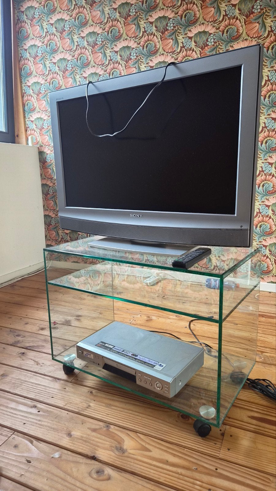 Sony TV met DVD-speler en glazen meubel, Ophalen, Gebruikt, 50 Hz, Sony