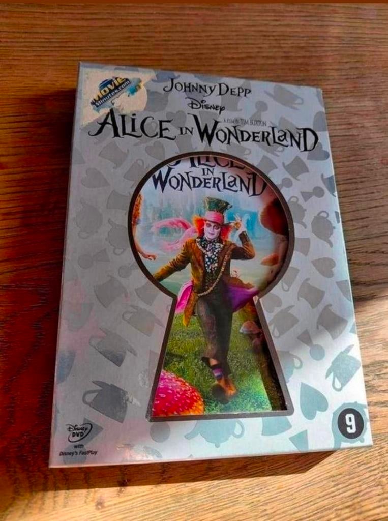 Tim Burton's Alice in wonderland. Special edition. Disney., Vanaf 9 jaar, Ophalen of Verzenden, Zo goed als nieuw, Fantasy