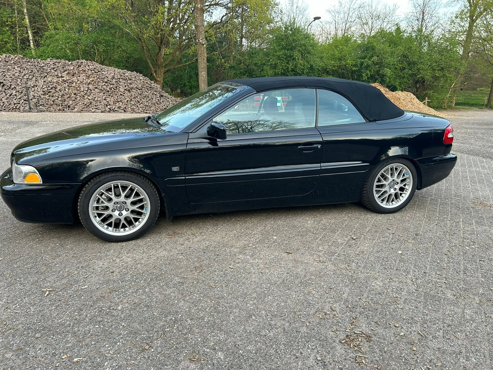 Volvo C70 2.3 T-5 Cabrio AUT 2000 Zwart, Auto's, Volvo, C70, Cabriolet, 4 stoelen, Zwart