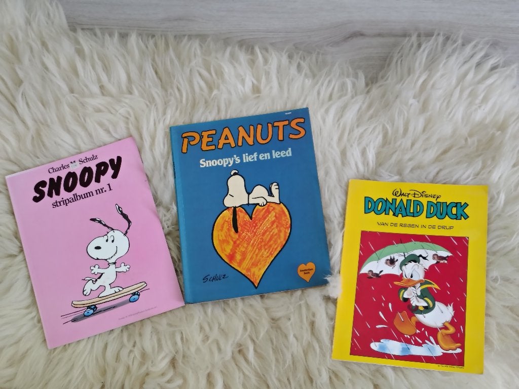 strip Snoopy, peanuts en donald duck, Boeken, Strips | Comics, Gelezen, Europa, Ophalen of Verzenden, Diverse tekenaars en schrijvers