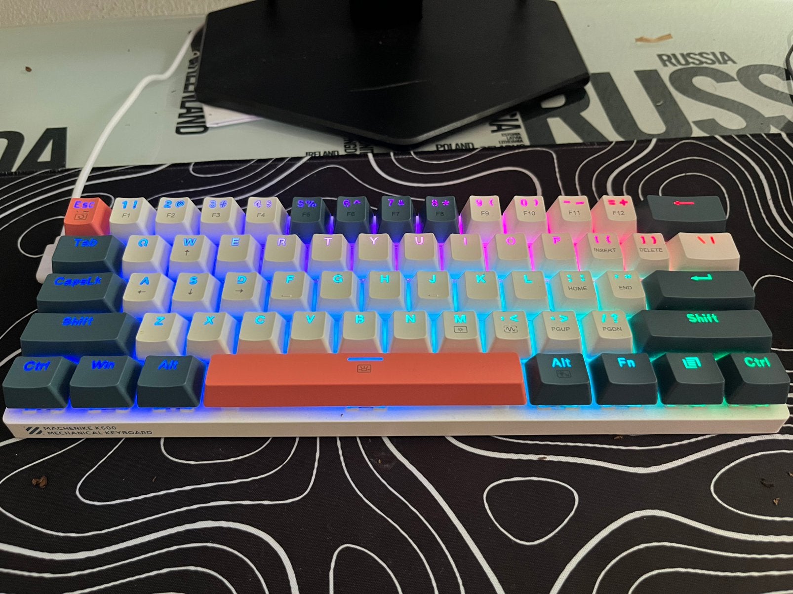 60% retro toetsenbord rode switches, Computers en Software, Overige Computers en Software, Ophalen, Zo goed als nieuw