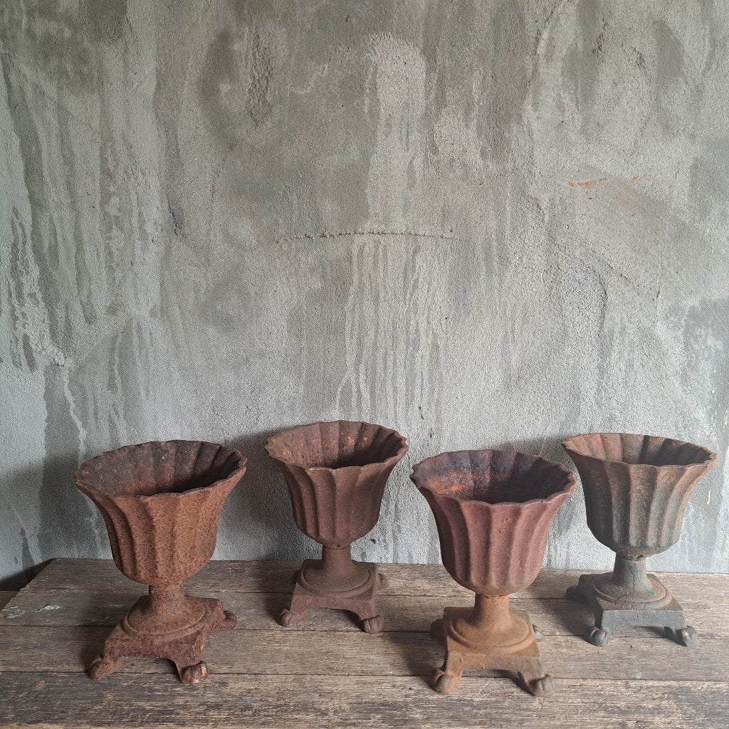 1x Brocante oud gietijzeren vaasje vaas hoogte 17cm *Etage3*, Gebruikt, ., Ophalen of Verzenden, .
