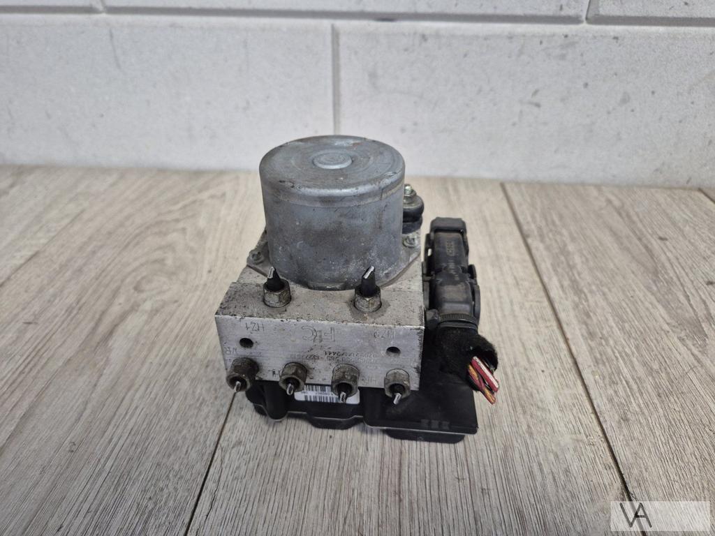 Opel Corsa D 2006 - 2014 abs pomp code FC 0265230285 €200, Gebruikt, -, -, Opel