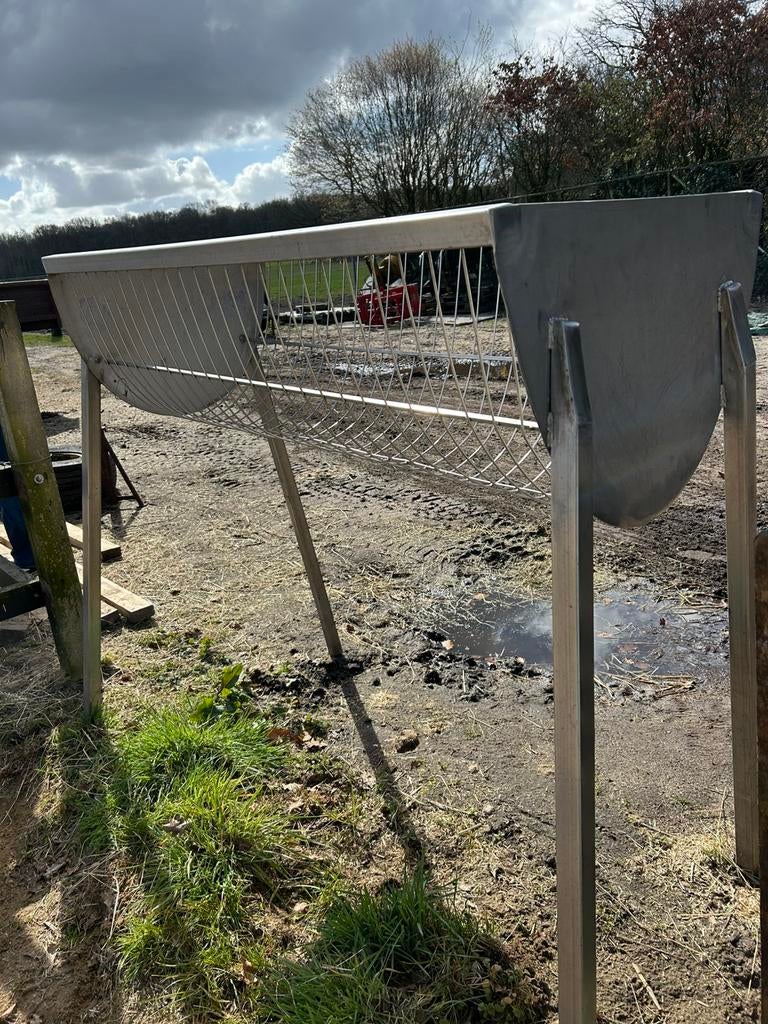 Hooiruif, Dieren en Toebehoren, Stalling en Weidegang, Toebehoren, 4 paarden of pony's of meer