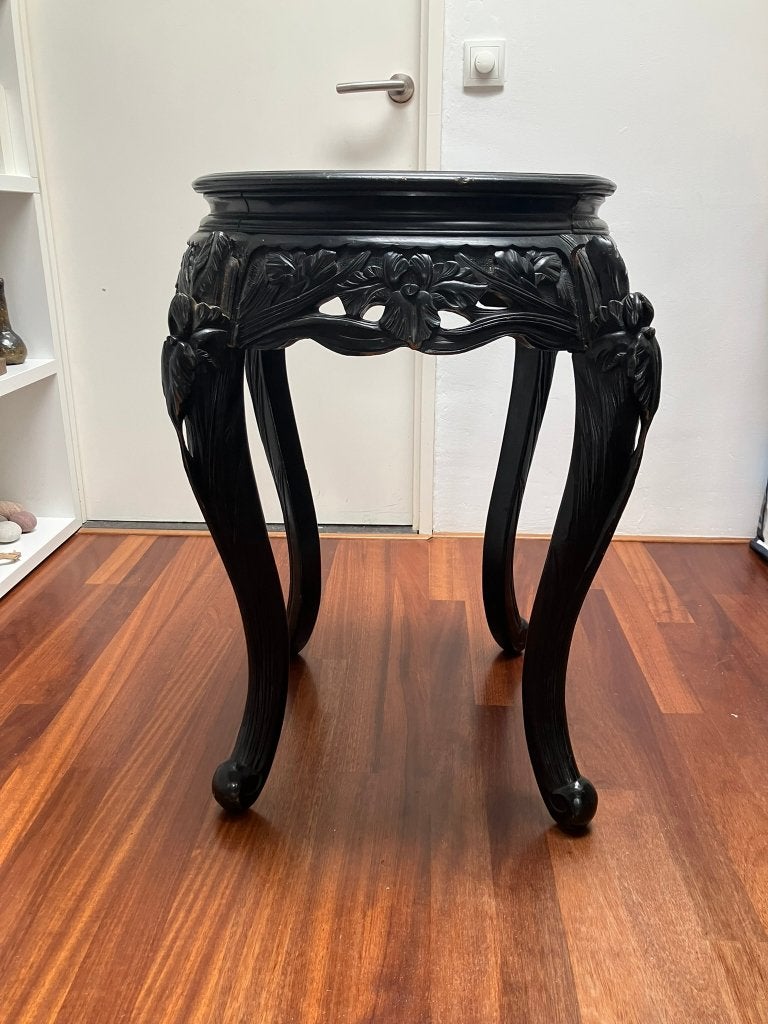 Mogelijk Japans Iris Table, rijk gesneden zwart hout, Ophalen