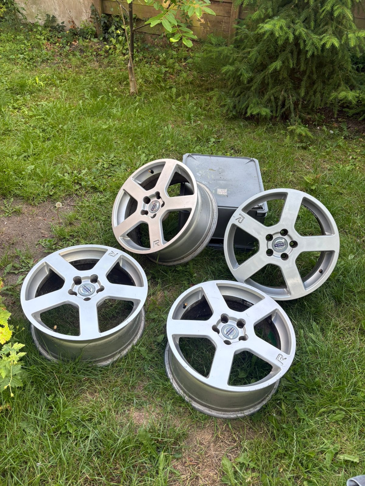 Volvo R velgen Pegasus 17 inch, Ophalen