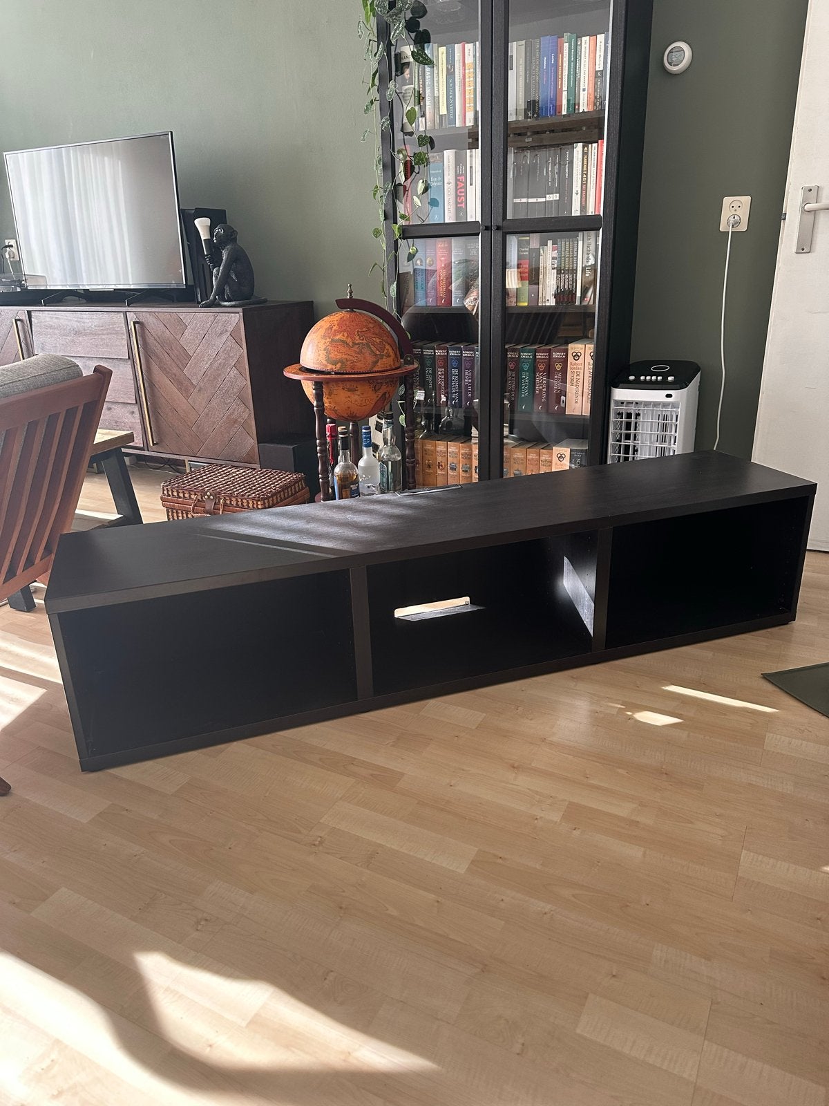 IKEA Besta TV-meubel, zwartbruin, nette staat, Huis en Inrichting, Kasten | Televisiemeubels, Ophalen, 150 tot 200 cm, Zo goed als nieuw