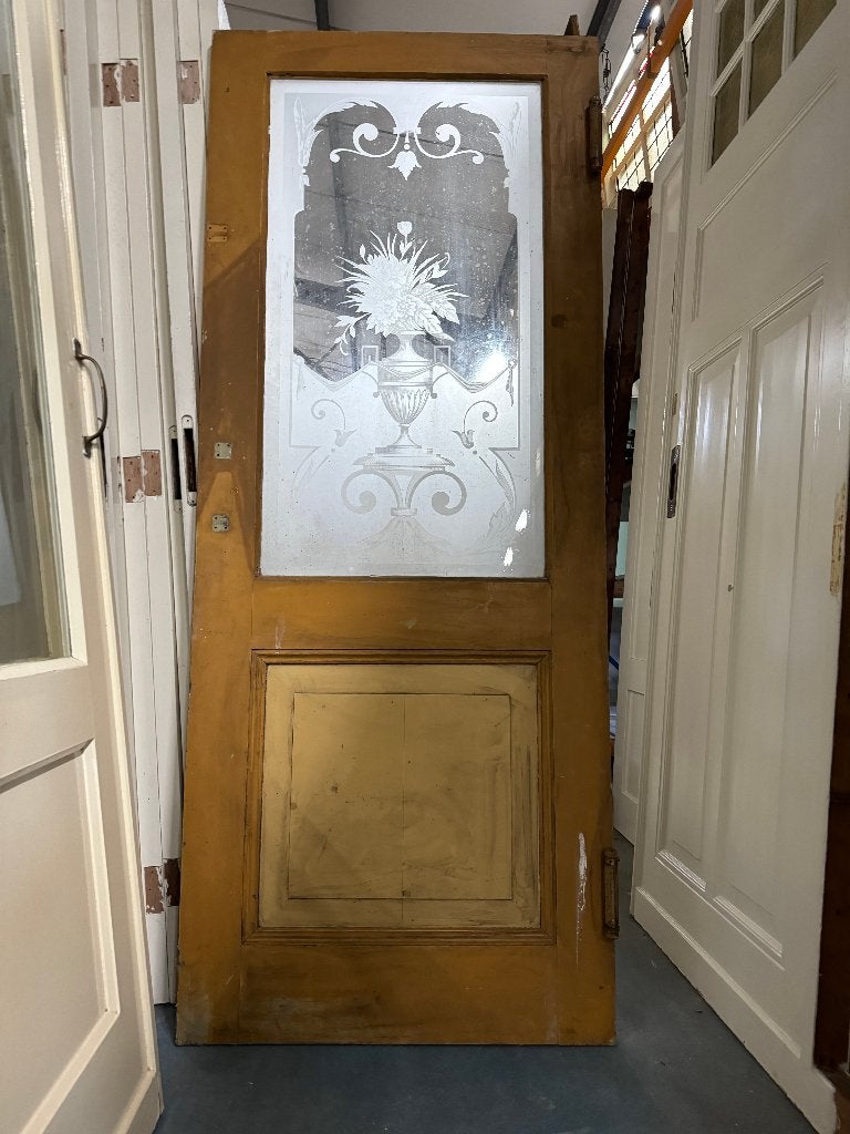 2 stuks antieke klapdeur met geëtst glas bloemvaas.