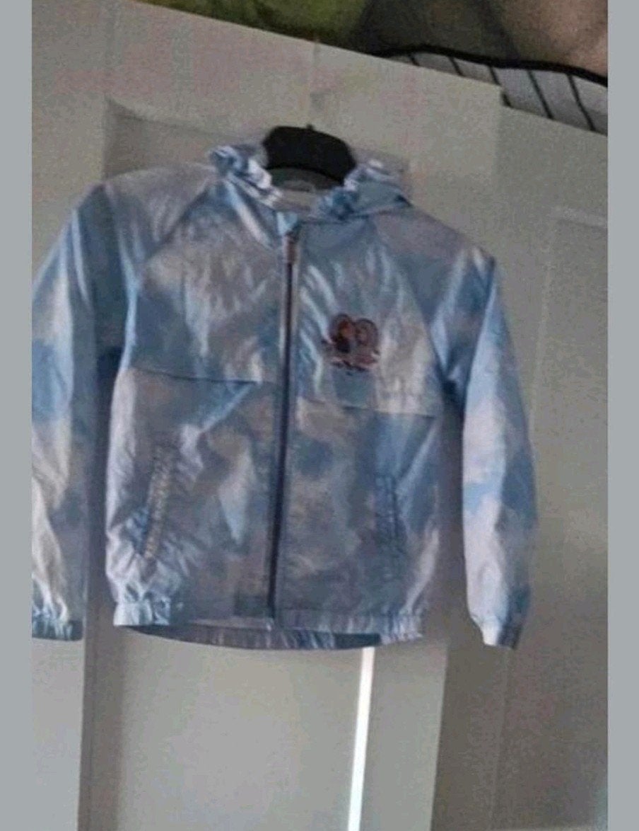 Frozen jas maat 128, Kinderen en Baby's, Kinderkleding | Maat 128, Disney Frozen, Meisje, Ophalen of Verzenden, Zo goed als nieuw