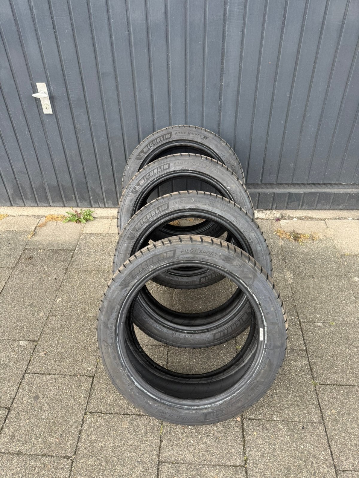 NIEUW set Michelin pilot sport 4 zomerbanden 235/45/18 tesla, Ophalen of Verzenden, Nieuw