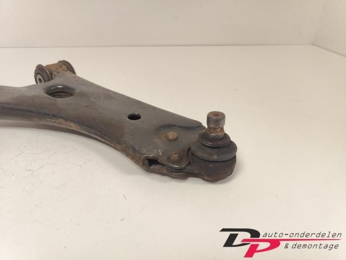 Draagarm rechts-voor van een Ford Fiesta, Gebruikt, -, -, Ophalen of Verzenden