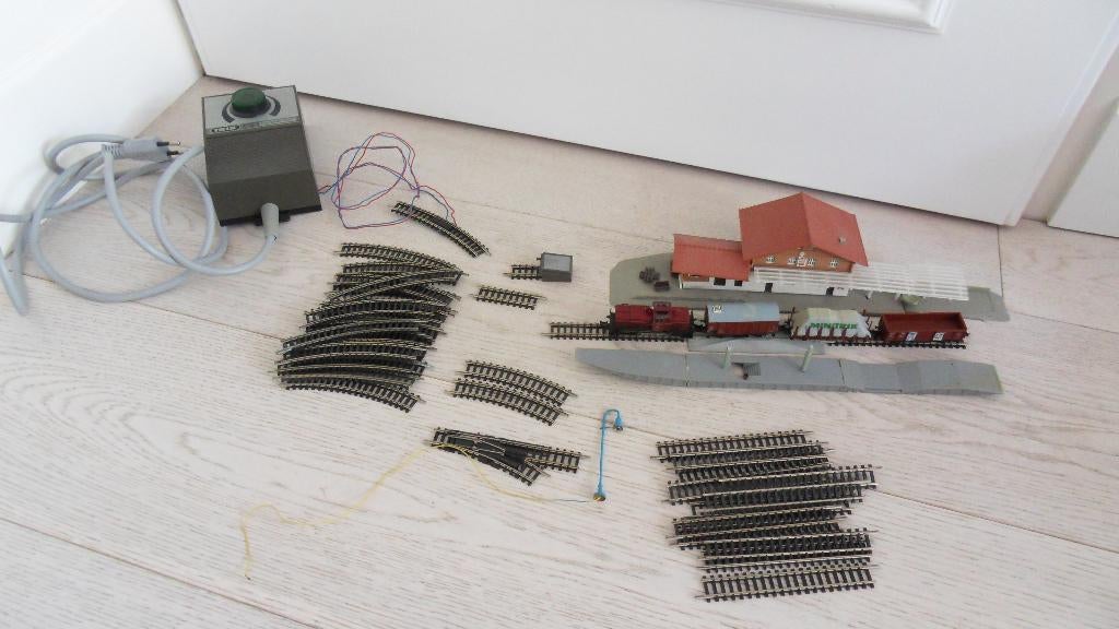 Trix :  Dieselloc  met wagons & trafo & rails N spoor, Hobby en Vrije tijd, Modeltreinen | N-Spoor, Gelijkstroom, Trix, Ophalen of Verzenden
