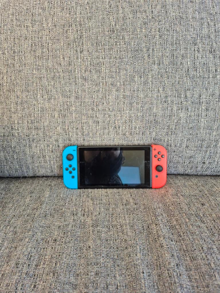 Nintendo Switch v1 unpatched, Spelcomputers en Games, Spelcomputers | Nintendo Switch, Ophalen of Verzenden, Gebruikt, Met 2 controllers