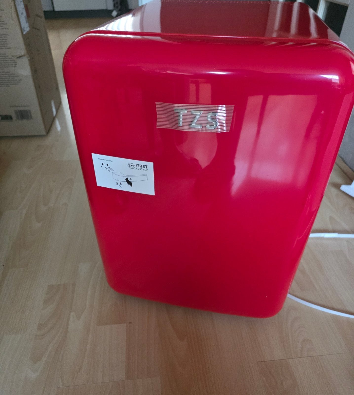 TZS First Austria Minibar Koelkast Rood - 40L, Ophalen, Zonder vriesvak, Nieuw, Minder dan 75 liter