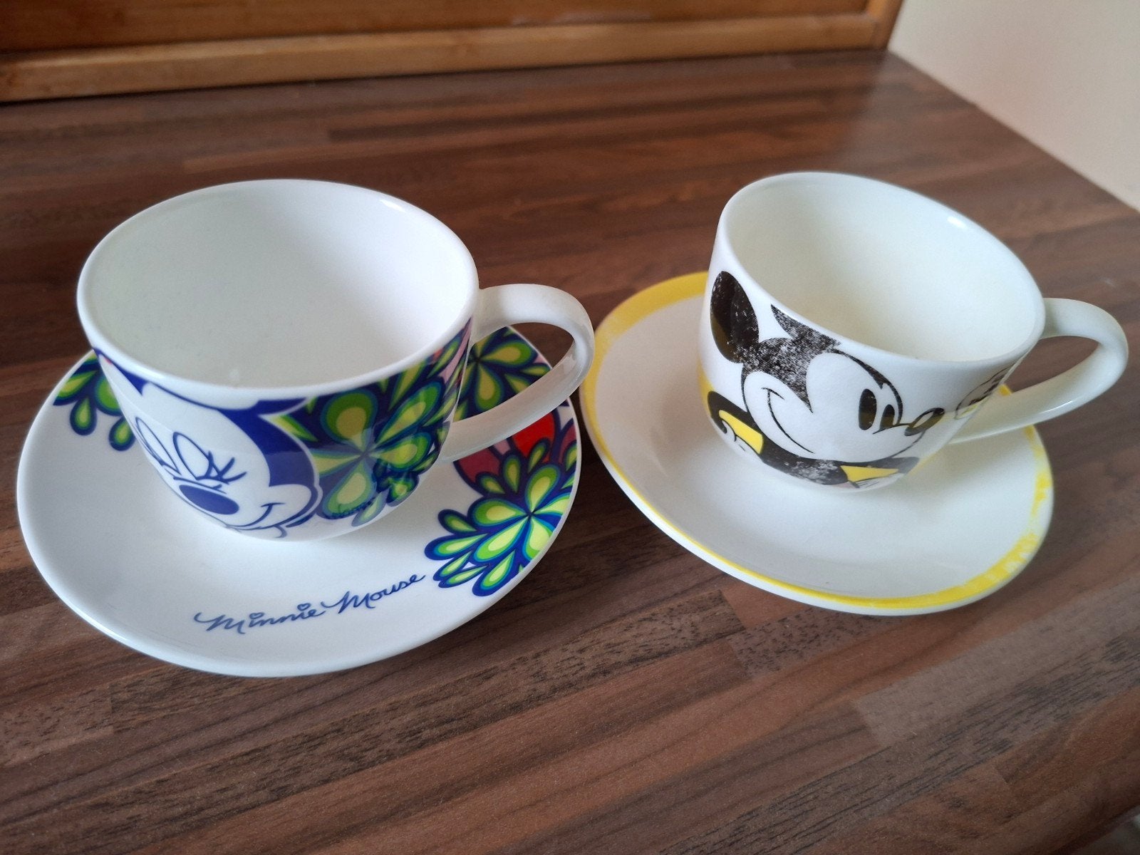 Mickey en Minnie Mouse kop en schotel set, Huis en Inrichting, Keuken | Servies, Ophalen, Gebruikt, Overige merken, Keramiek