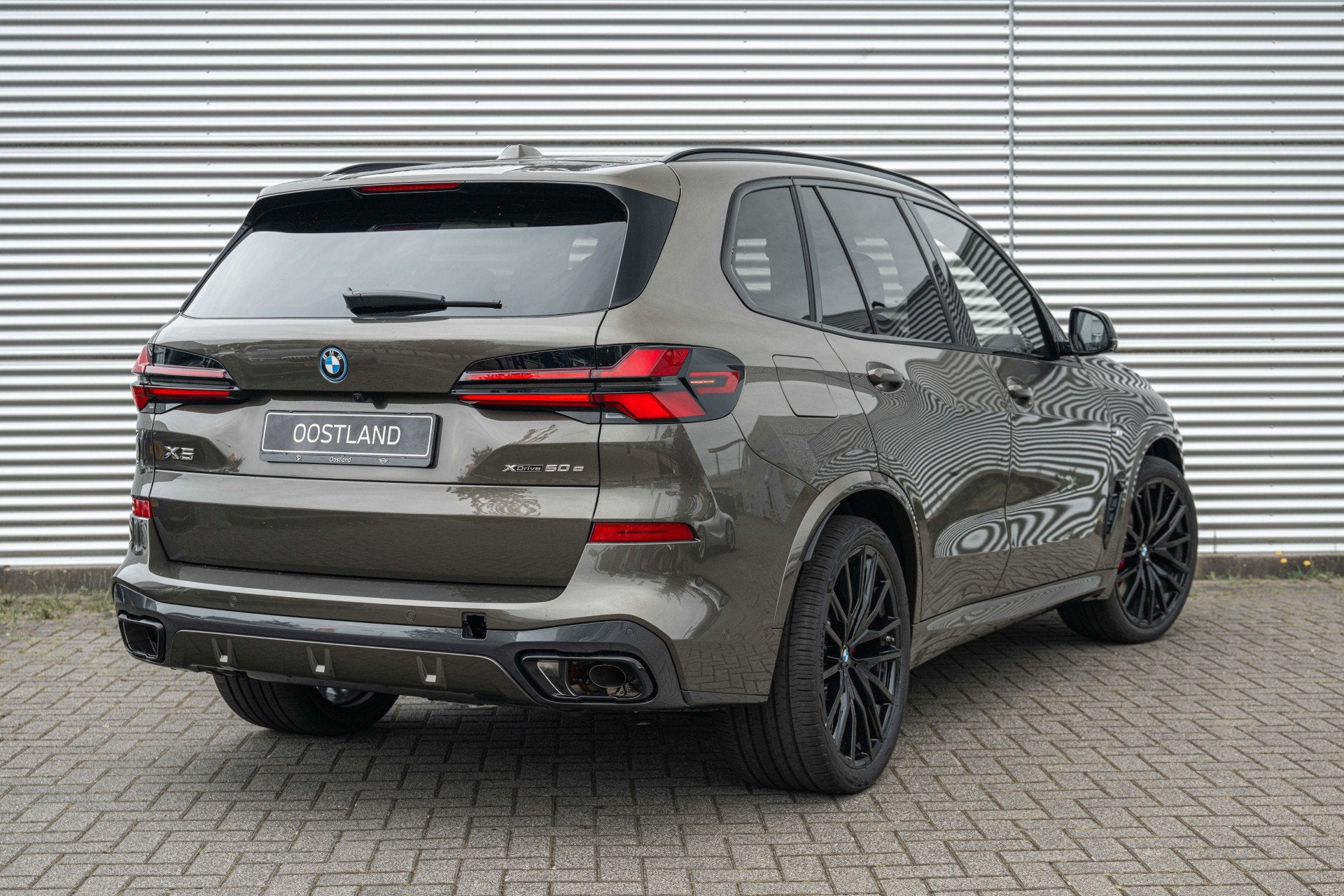BMW X5 xDrive50e M Sport Automaat / Panoramadak Sky Lounge /, Auto's, Automaat, 2395 kg, Zwart, Leder