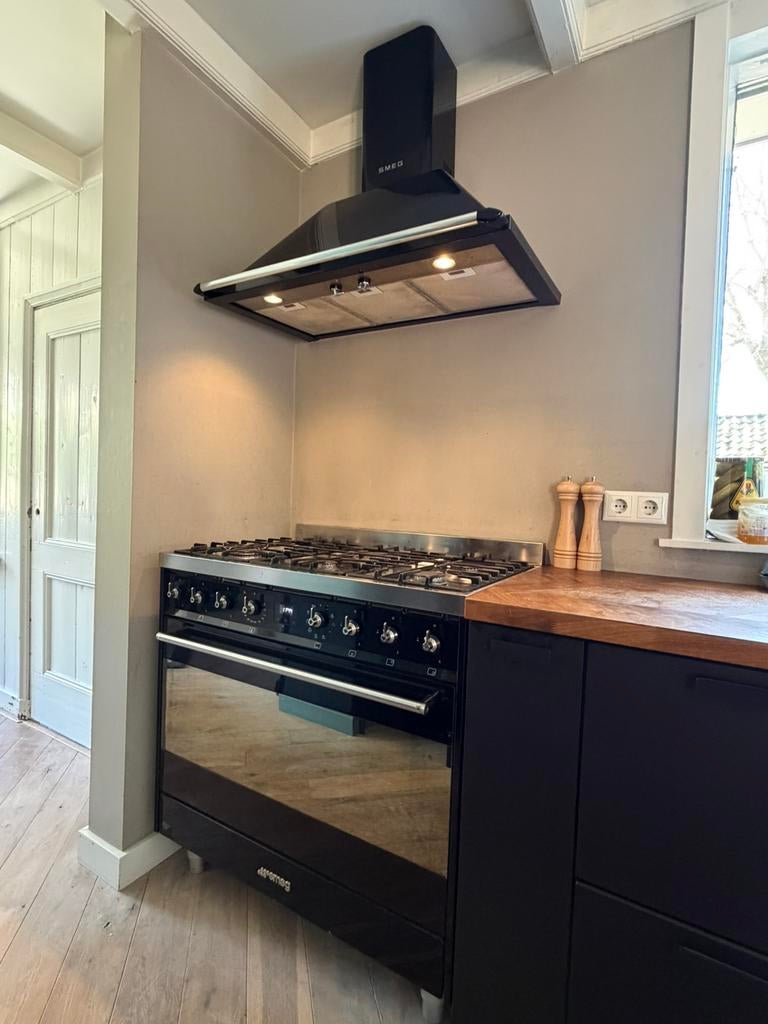 SMEG gasfornuis en afzuigkap, Witgoed en Apparatuur, Fornuizen, Ophalen, Gebruikt, 60 cm of meer, Gas