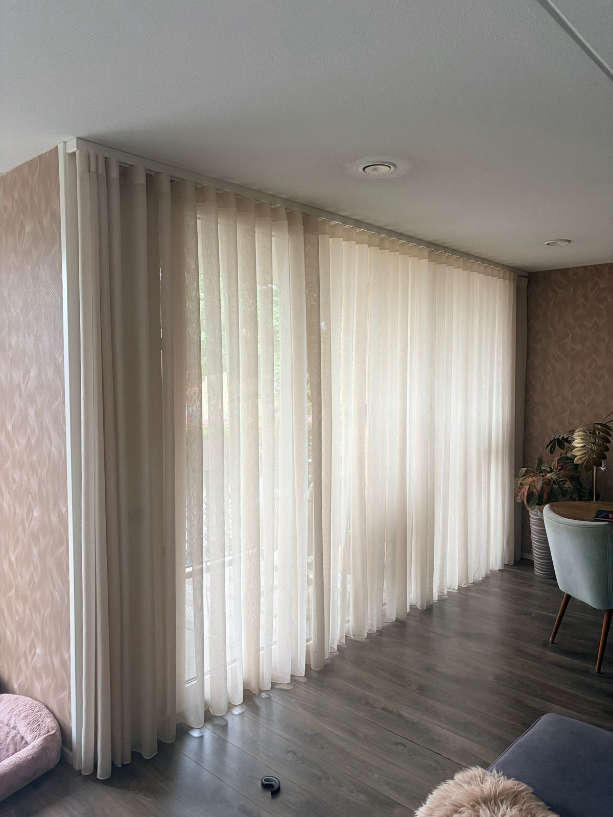 Nieuwe Kwantum Bryan off white wavegordijnen (2x), Huis en Inrichting, Ophalen, Kwantum, Nieuw, Lichtdoorlatend