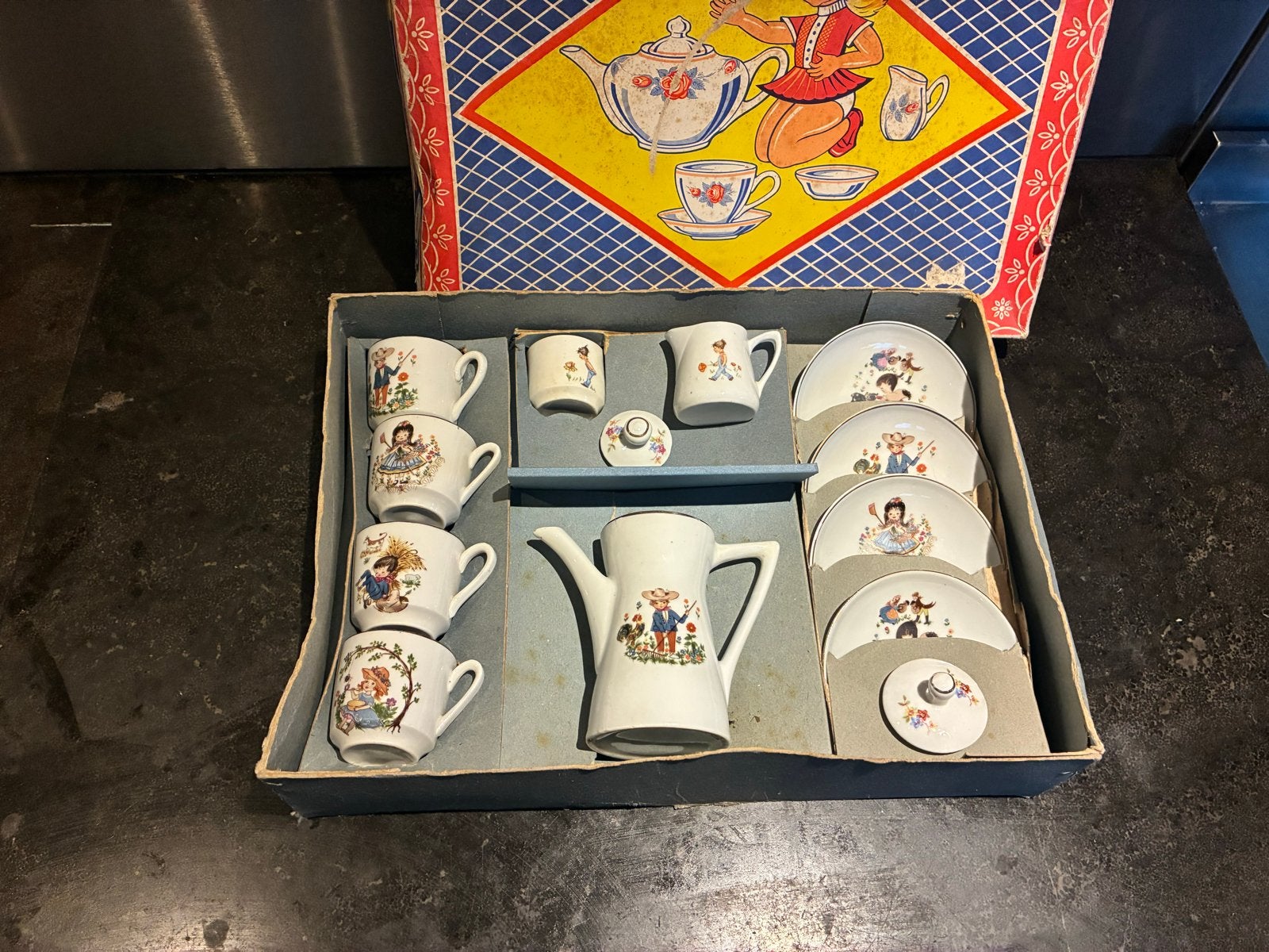 Vintage kinderservies met theepot en kopjes, Ophalen, Gebruikt