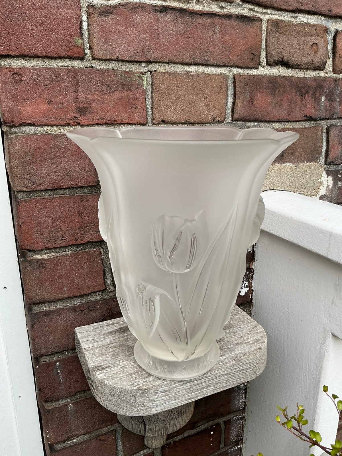 Grote glazen vaas. Gesatineerd glas. Grote beschadiging rand, Huis en Inrichting, Woonaccessoires | Vazen, Ophalen of Verzenden