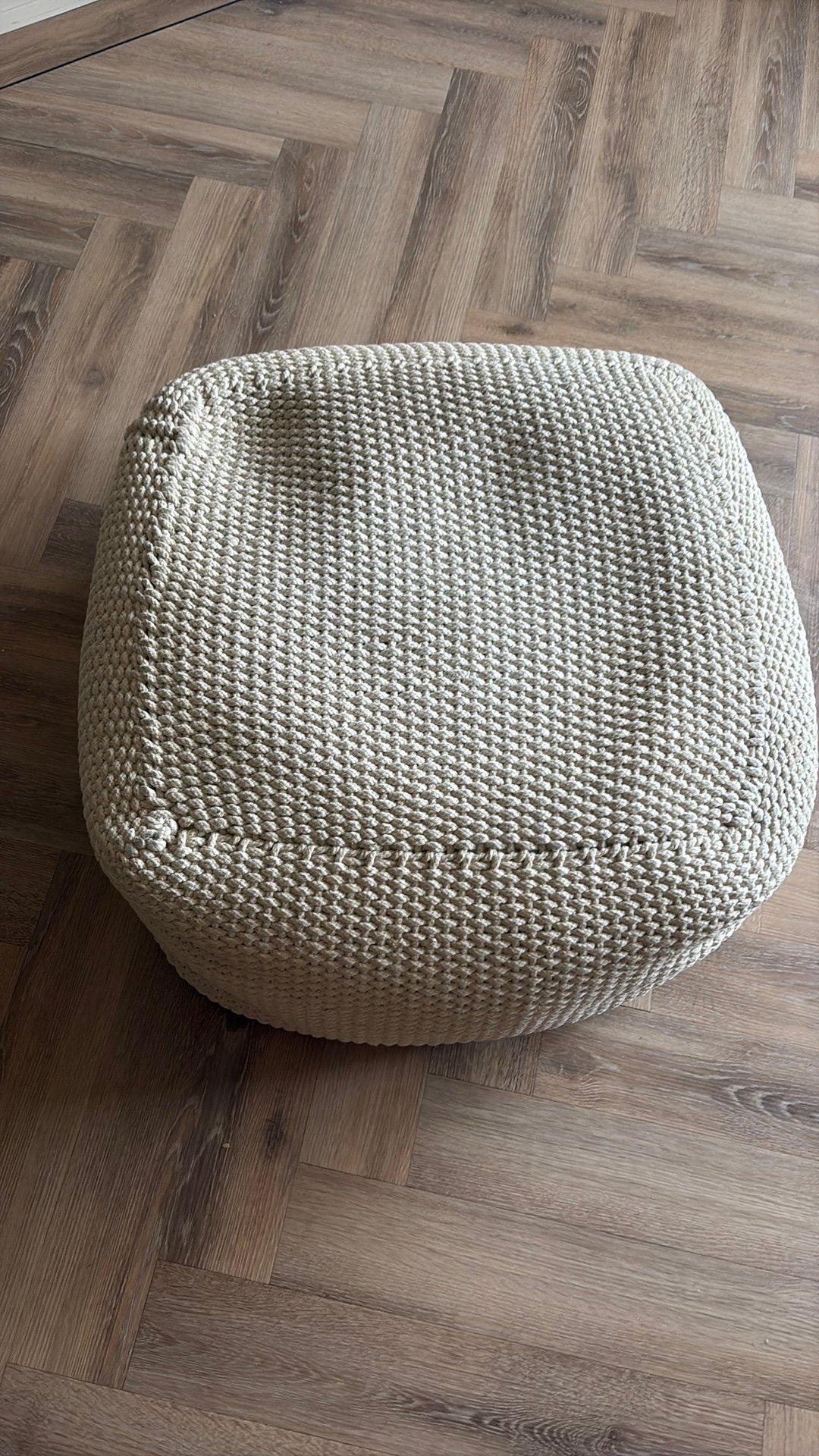 Poef gebroken wit grof gebreid, Overige materialen, Gebruikt, 50 tot 75 cm, Ophalen