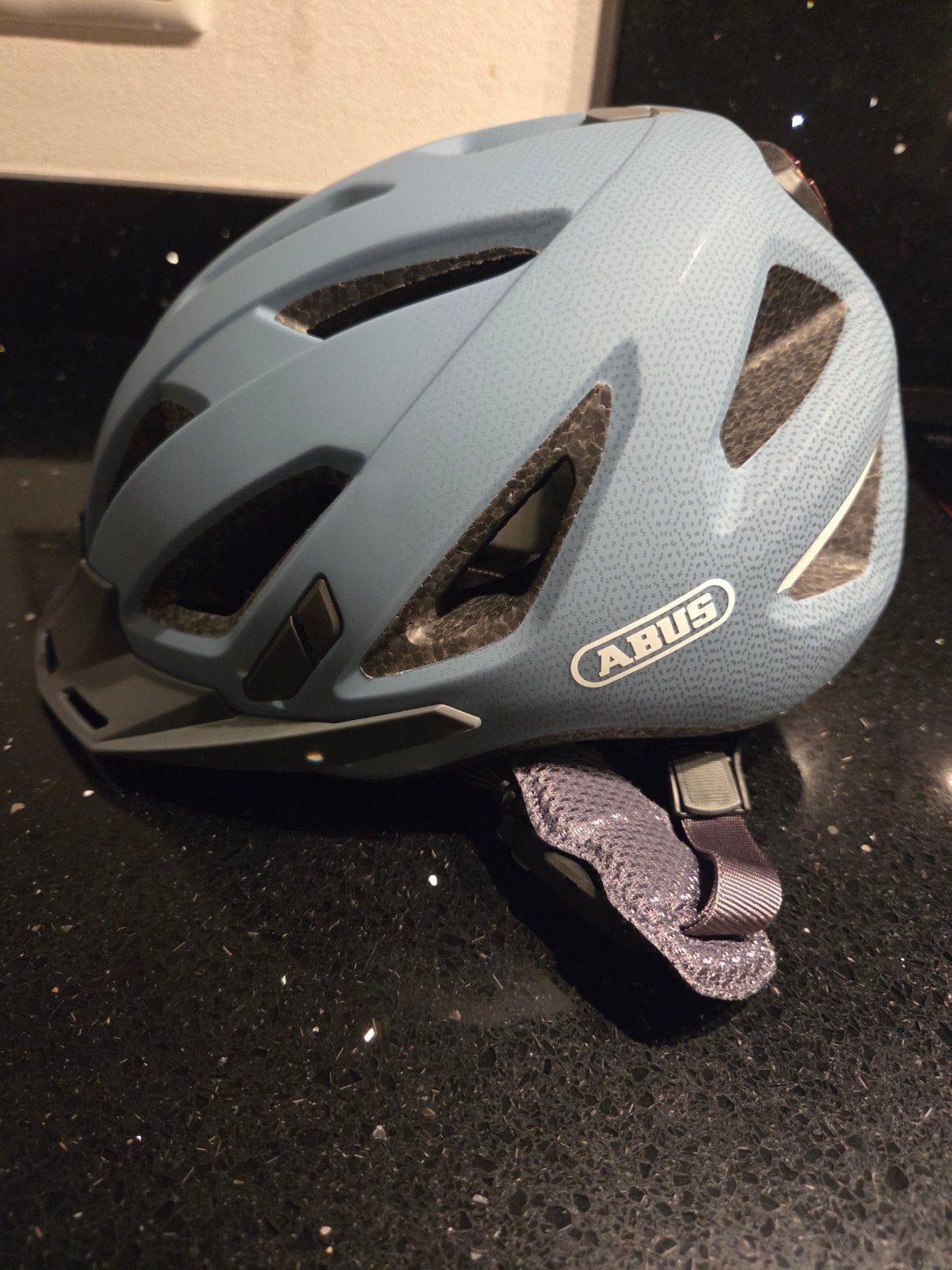 Abus Urban-I 3.0 fietshelm voor volwassenen 52-58, Fietsen en Brommers, Fietsaccessoires | Fietshelmen, Abus helm Urban, M, Ophalen of Verzenden