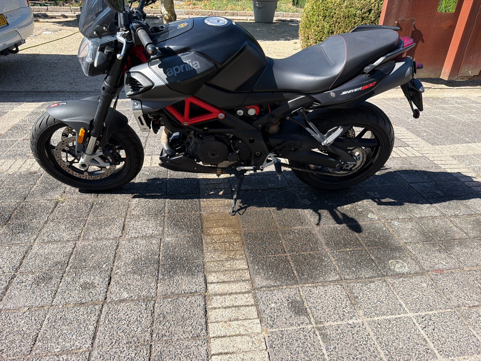Aprilia Shiver 900 - Naked bike met sportieve prestaties, Motoren, 2 cilinders, Occasion, Motorrijbewijs A, Particulier