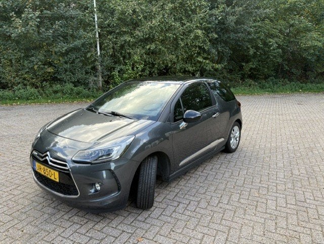 DS 3 1.2 Puretech 82pk Drive Efficiency 2016 Grijs, Auto's, Voorwielaandrijving, Radio, 1199 cc, Leder en Stof