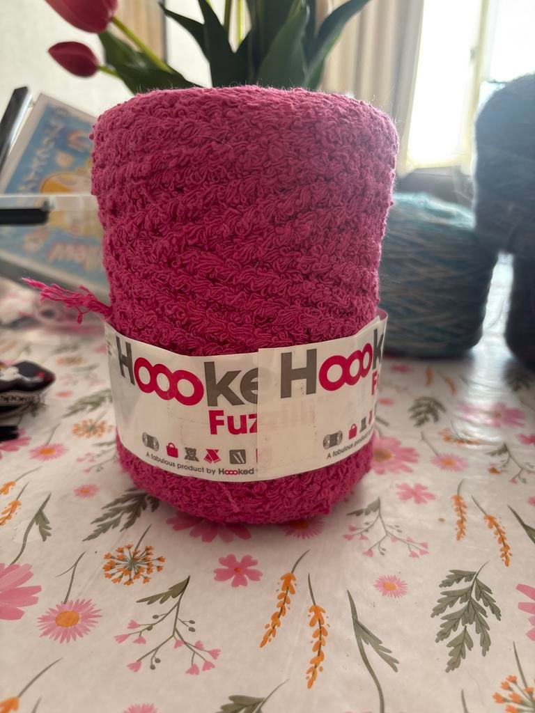 Hoooked Fuzzilli Roze Garen - Zacht en Duurzaam, Ophalen of Verzenden, Nieuw, Breien of Haken, Wol of Garen