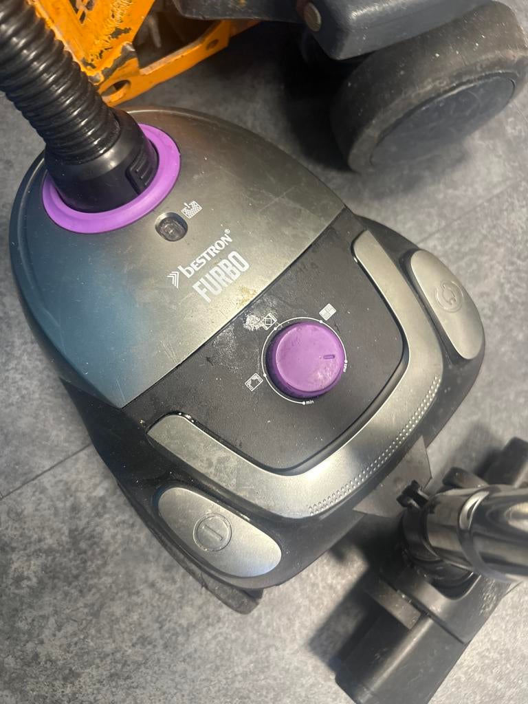 Gratis Bestron Furbo Stofzuiger met Stofzakken, Gebruikt, Stofzuiger, Minder dan 1200 watt, Ophalen