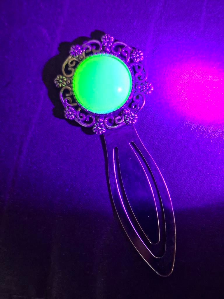 Boekenlegger met uranium cabochon, Verzamelen, Ophalen of Verzenden, Gebruikt