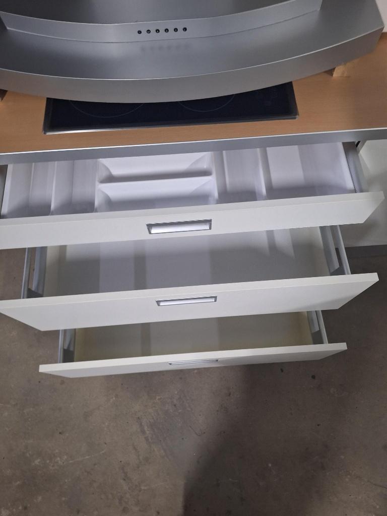 Keuken Compleet met APP 120Keukens op voorraad Nr. 2942, Ophalen of Verzenden, Zo goed als nieuw, Overige typen, Met kookeiland