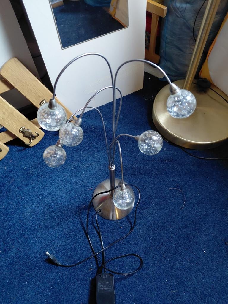 Moderne bijzettafel lamp met dimmer en 5 glazen bollen, Gebruikt, 50 tot 75 cm, Ophalen of Verzenden, Modern, eigentijds