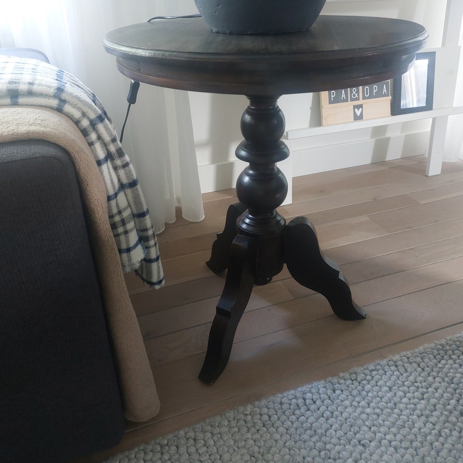 Antieke houten bijzettafel, Ophalen