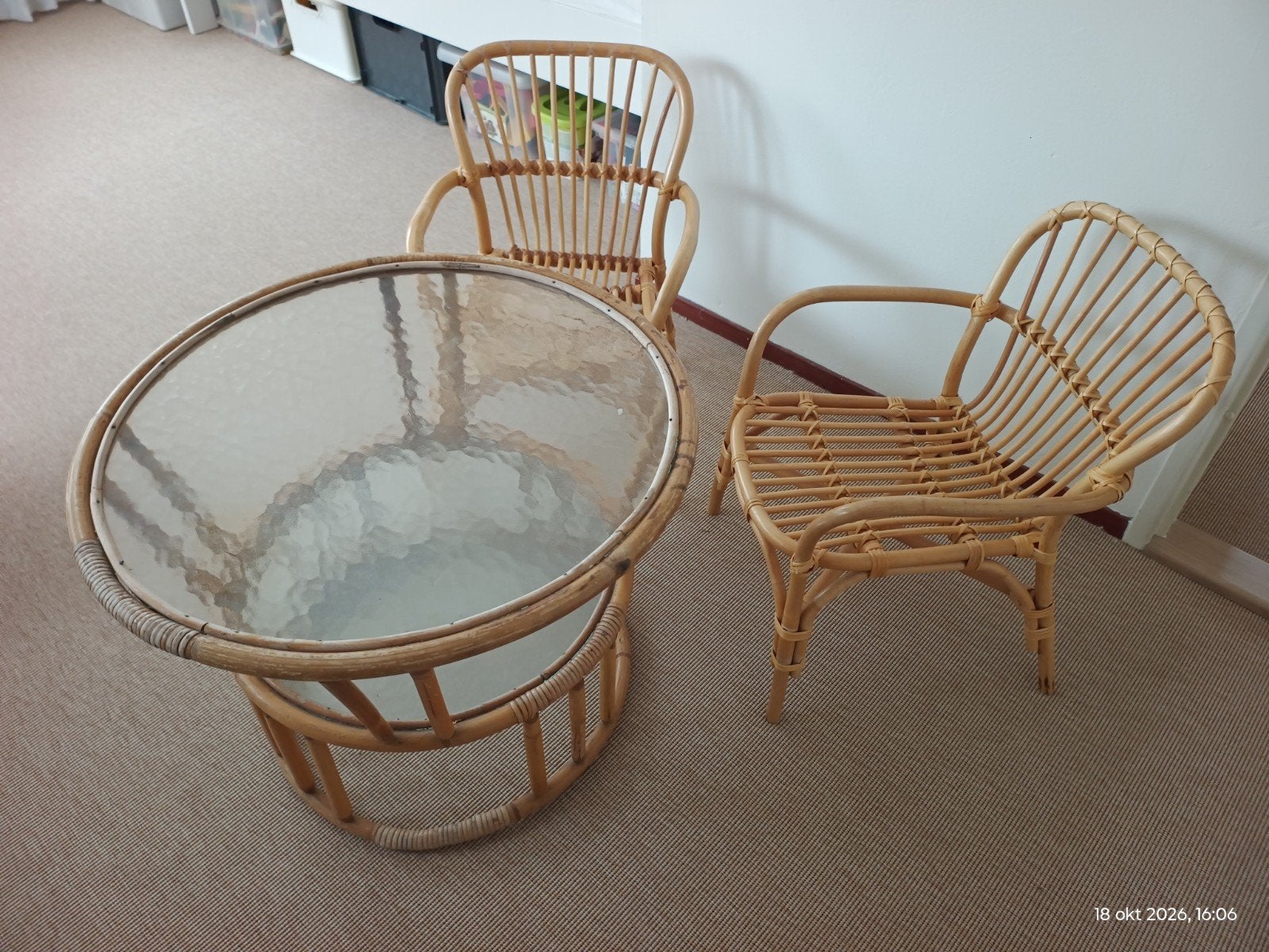 Rotan tafel met glazen blad en twee stoeltjes. Kinderset, Ophalen, Minder dan 50 cm, Gebruikt, Rond