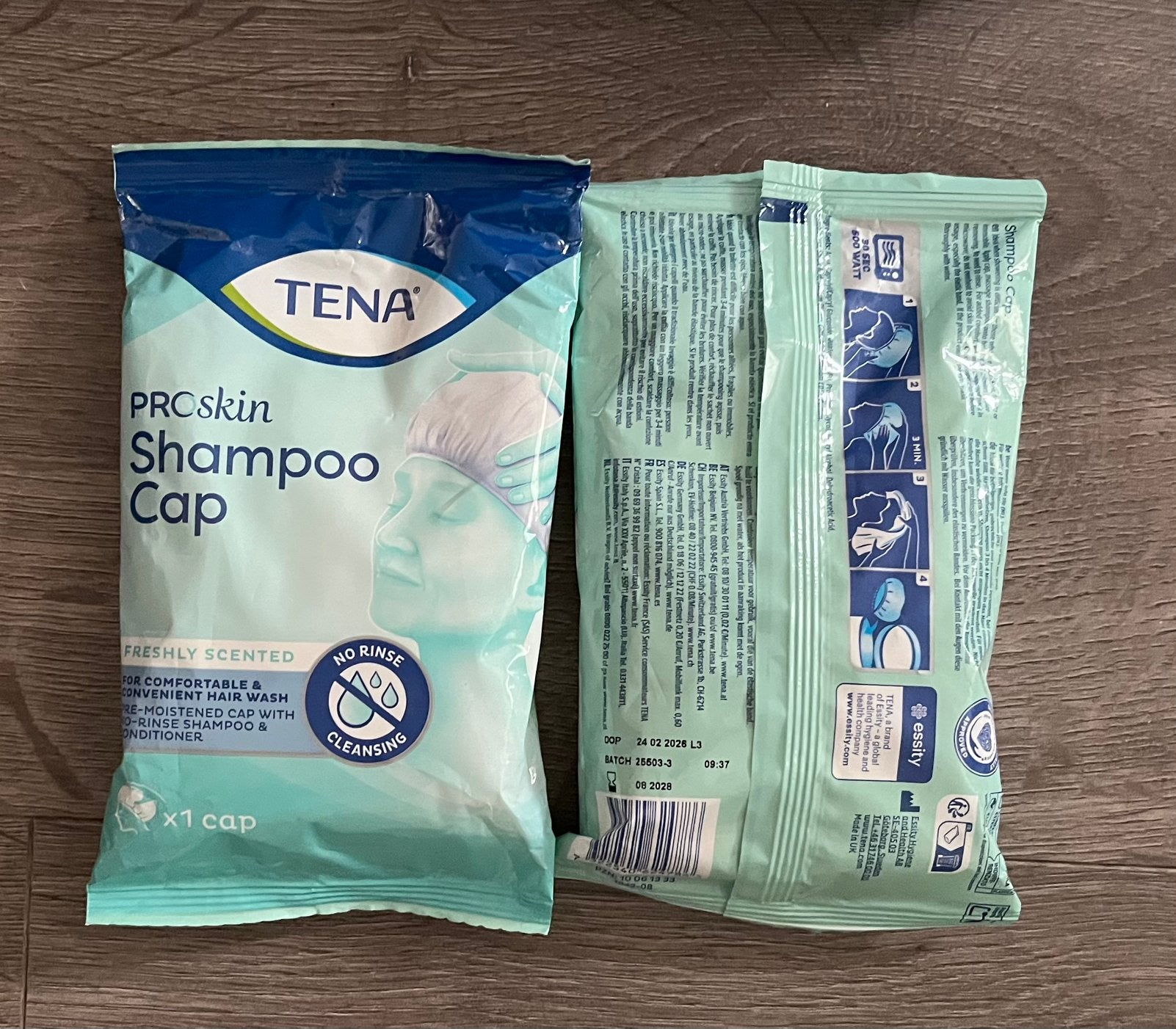2 NiEUWE TENA ProSkin Shampoo Caps., Ophalen of Verzenden, Nieuw