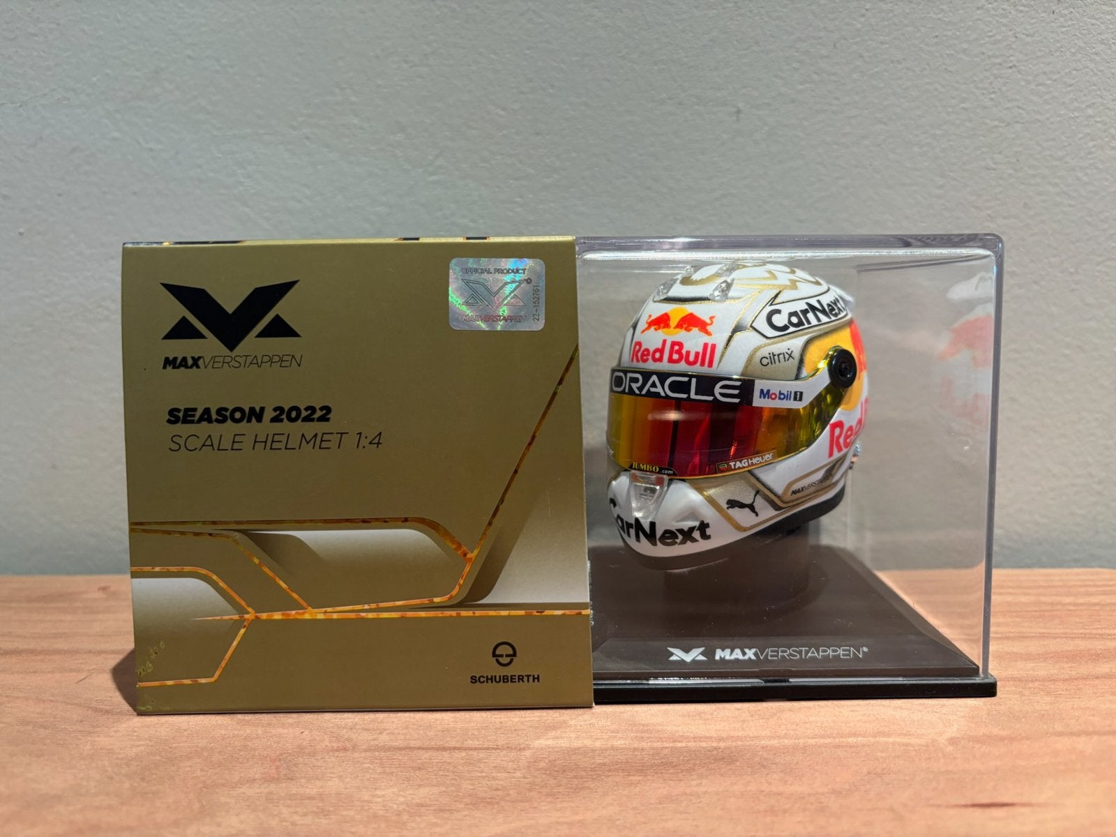 Max verstappen helm 1:4 seizoen 2022, Verzamelen, Automerken, Motoren en Formule 1, Ophalen of Verzenden, Zo goed als nieuw, Formule 1