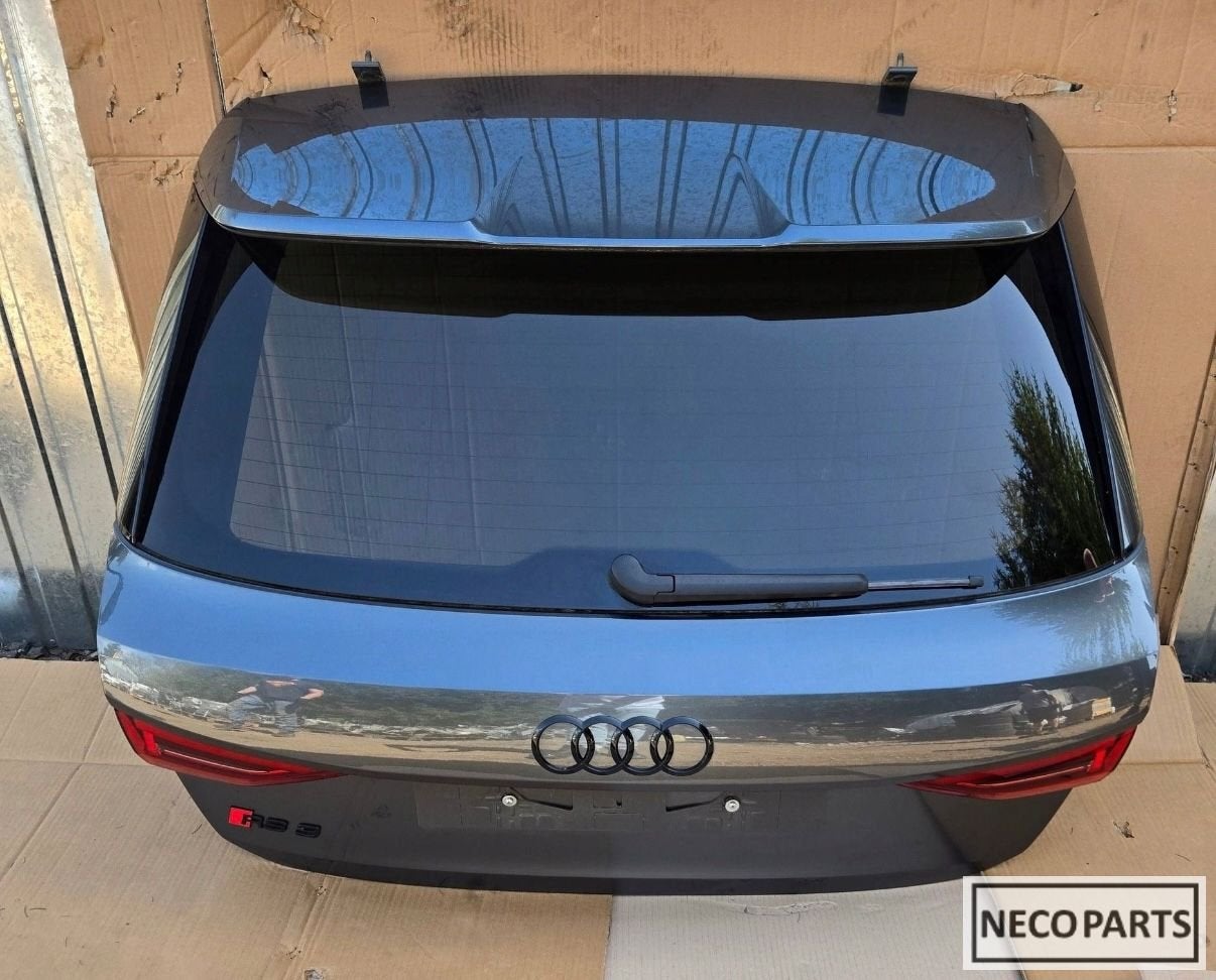 AUDI RS3 8Y ACHTERKLEP SPORTBACK LZ7S ALLES LEVERBAAR !!!, Gebruikt, -, Achter, -