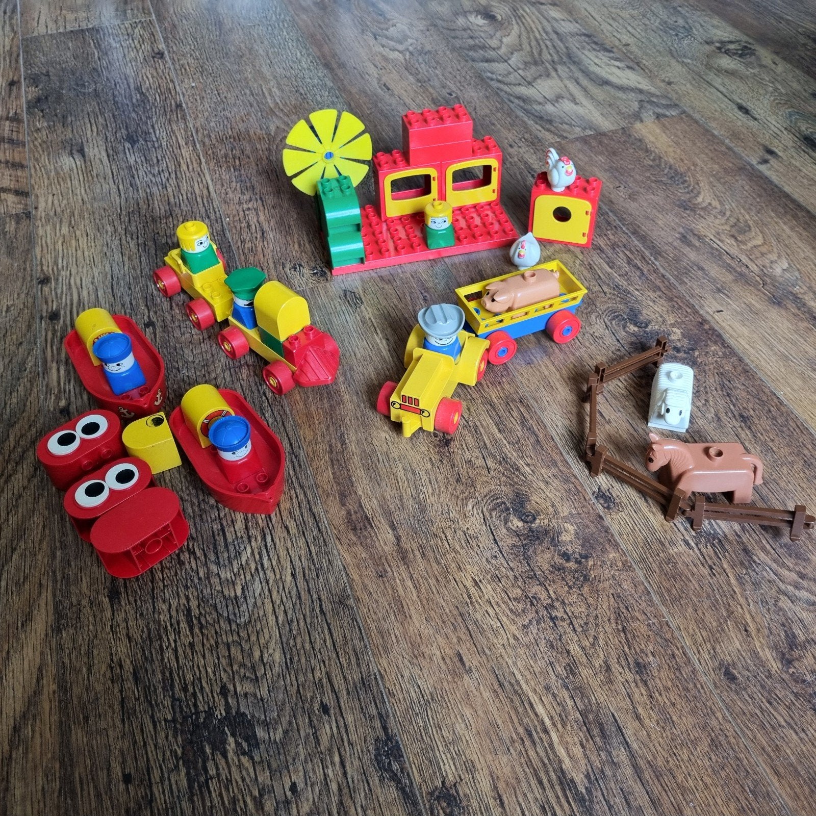 Duplo set met treinen, boten en boerderijdieren, Inclusief minifiguren, Gebruikt, Overige typen, Ophalen of Verzenden