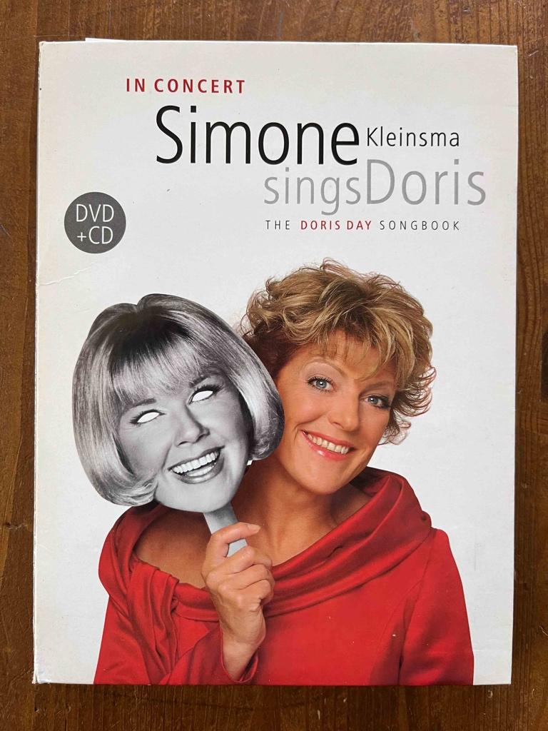 Simone Kleinsma - sings Doris Day (dvd/cd/boekje), Cd's en Dvd's, Alle leeftijden, Ophalen of Verzenden, Gebruikt