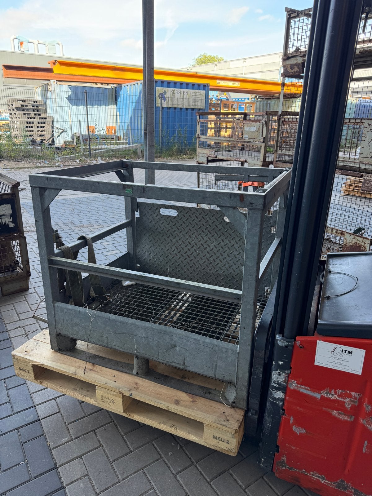 Robuuste Werkkooi voor Heftruck - Veilig en Efficiënt, Ophalen, 100 cm of meer, 60 cm of meer, Zo goed als nieuw
