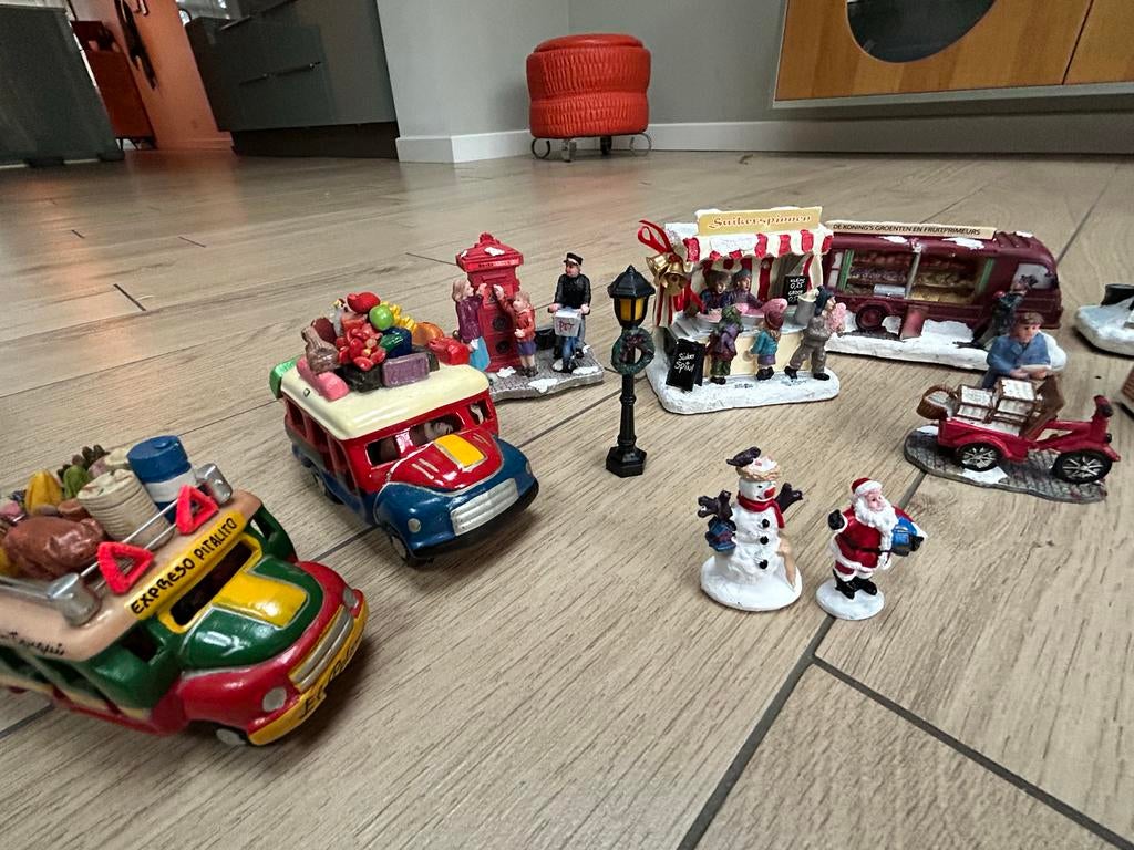Huisje en tafarelen kerstdorp, Ophalen of Verzenden, Zo goed als nieuw